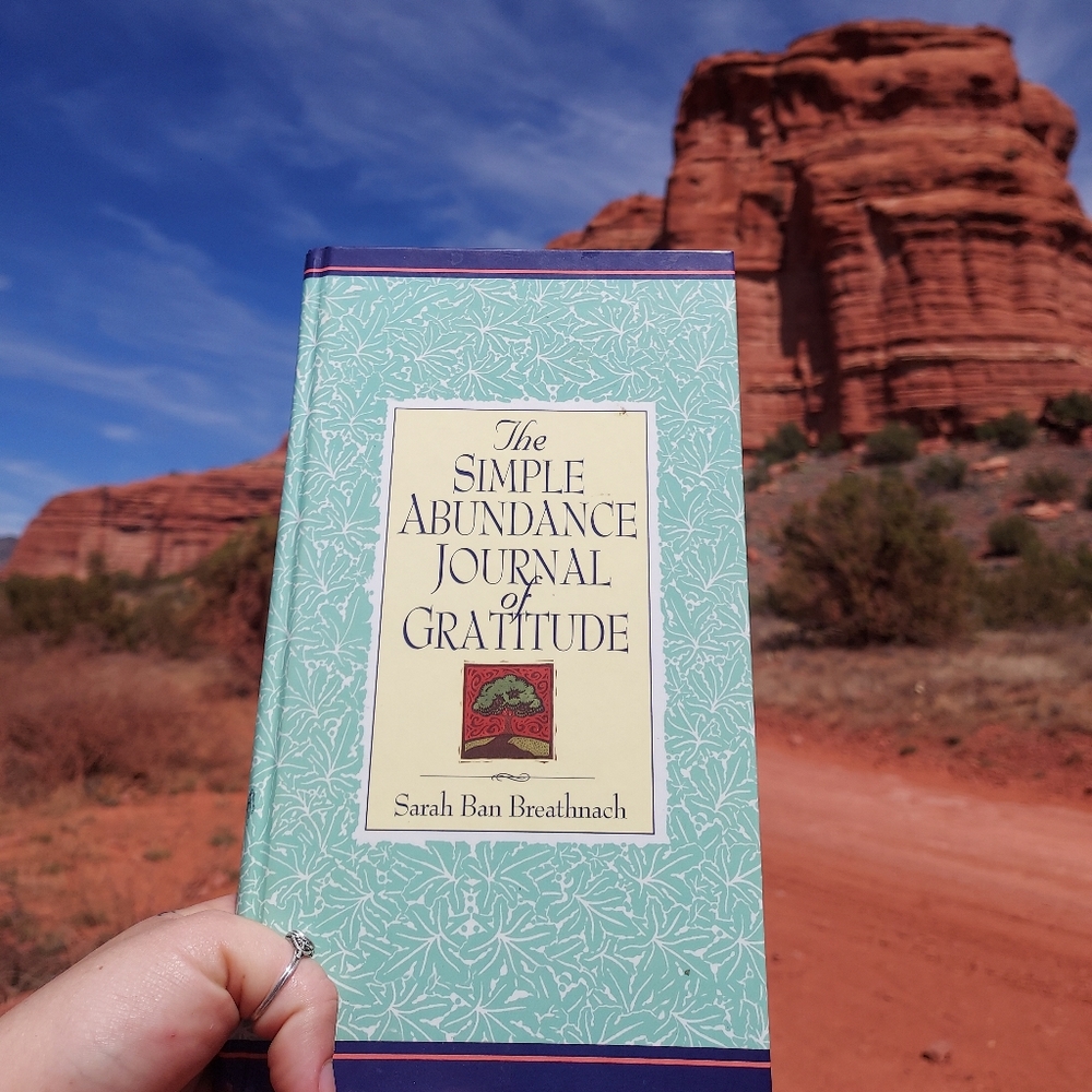 Abundance gratitude journal brand. Inspiring messages 🙏🦋🌬